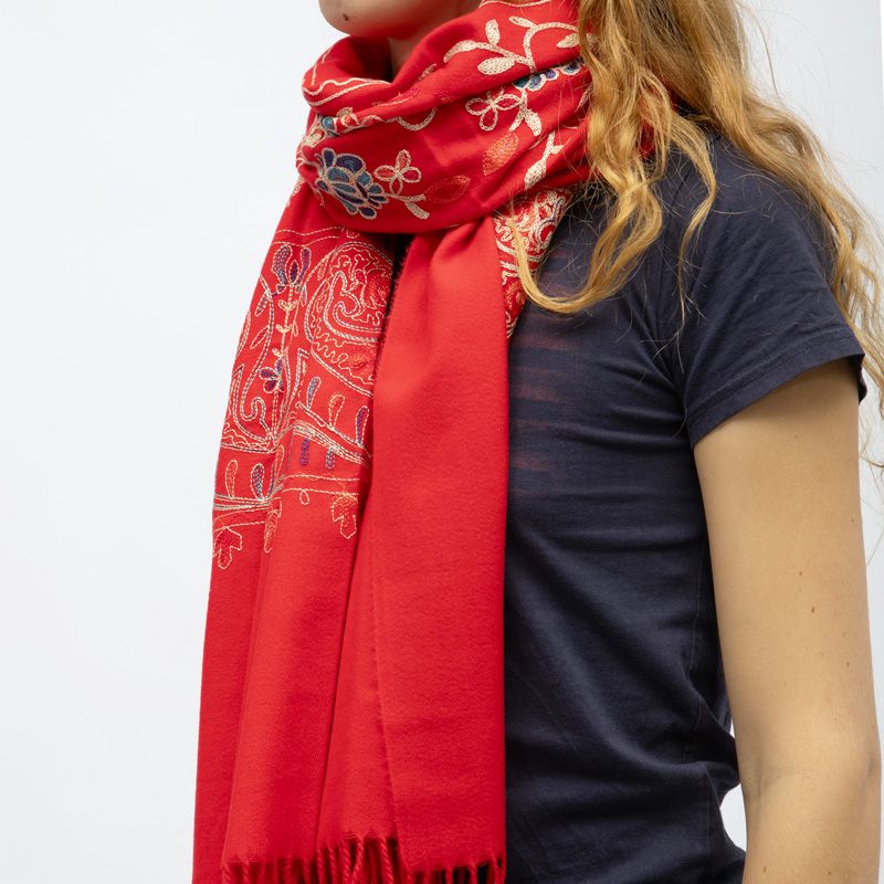 Echarpe douce Famata avec pampilles brodée Femme BURTON OF LONDON