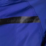 Veste coupe vent à capuche bleue homme CALVIN KLEIN marque pas cher prix dégriffés destockage